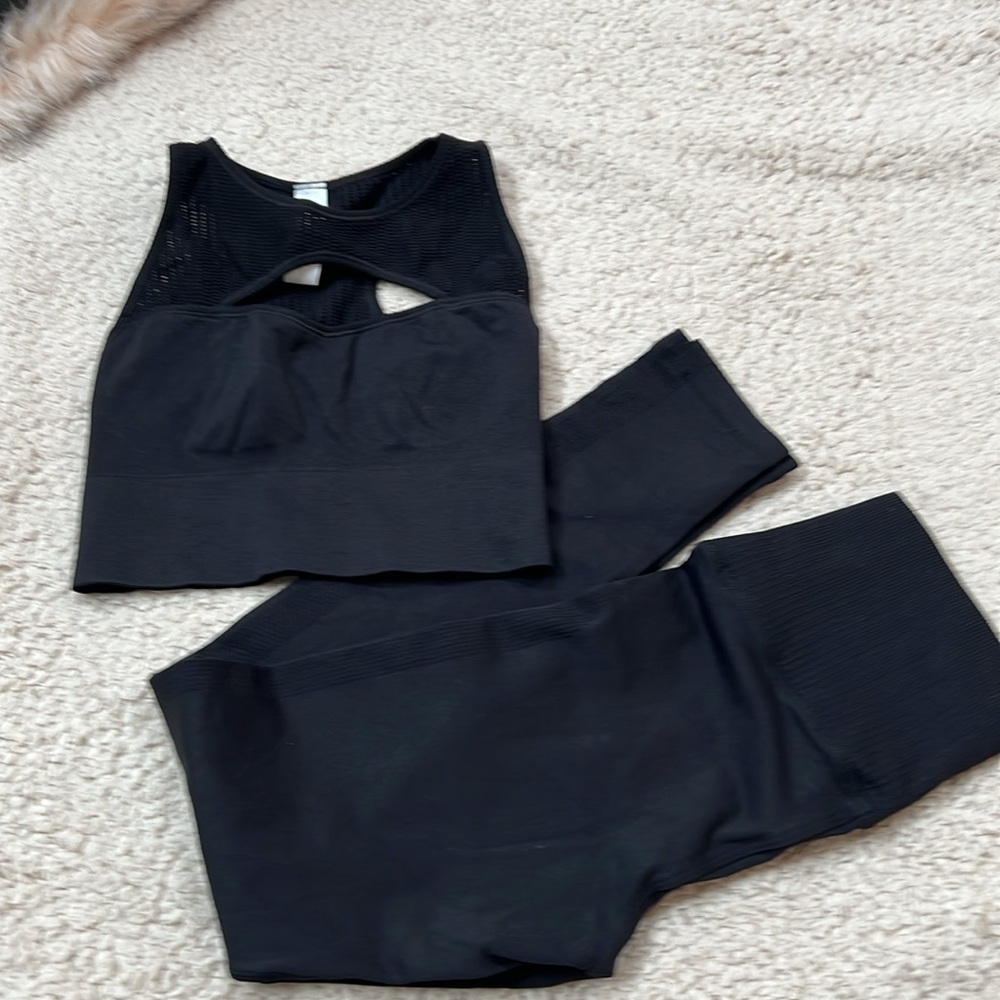 matching set air/Kscoope legging w/eclipse bra - Picture 2 of 9